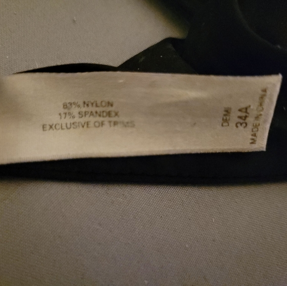 Victoria's Secret Bra - Picture 8 of 12